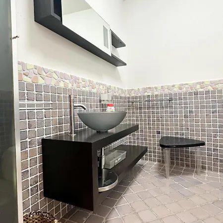 Le Di Vicoli E Mare *